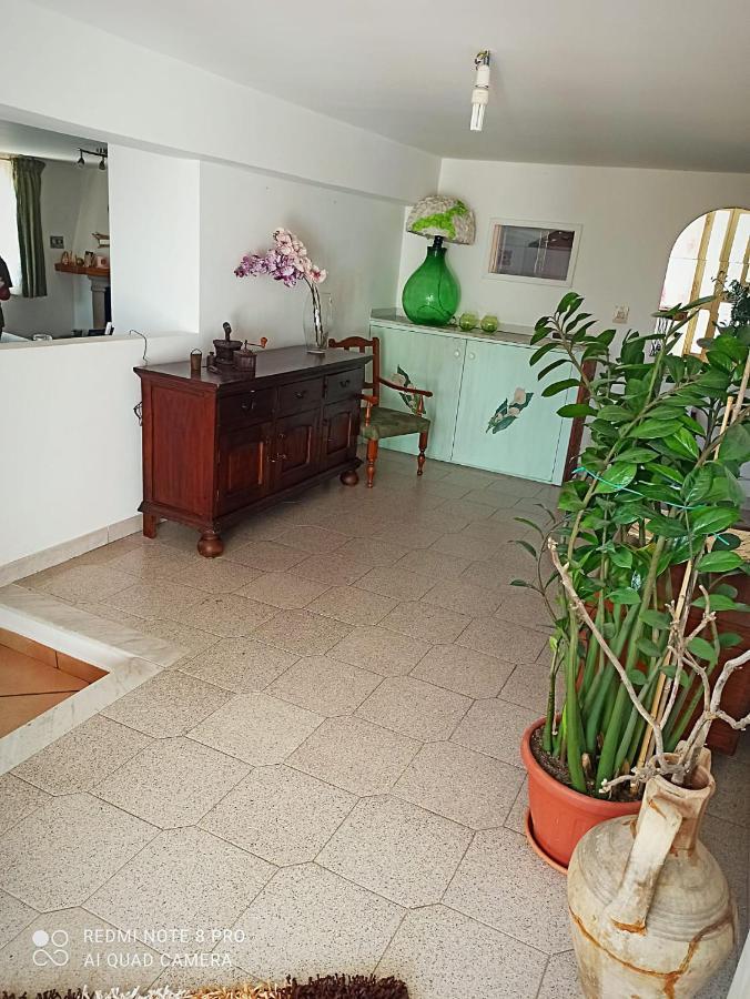 La Casa Di Tata Capo dʼOrlando Exteriör bild