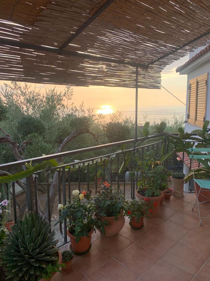 La Casa Di Tata Capo dʼOrlando Exteriör bild