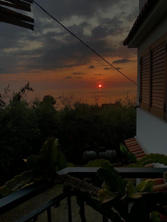 La Casa Di Tata Capo dʼOrlando Exteriör bild
